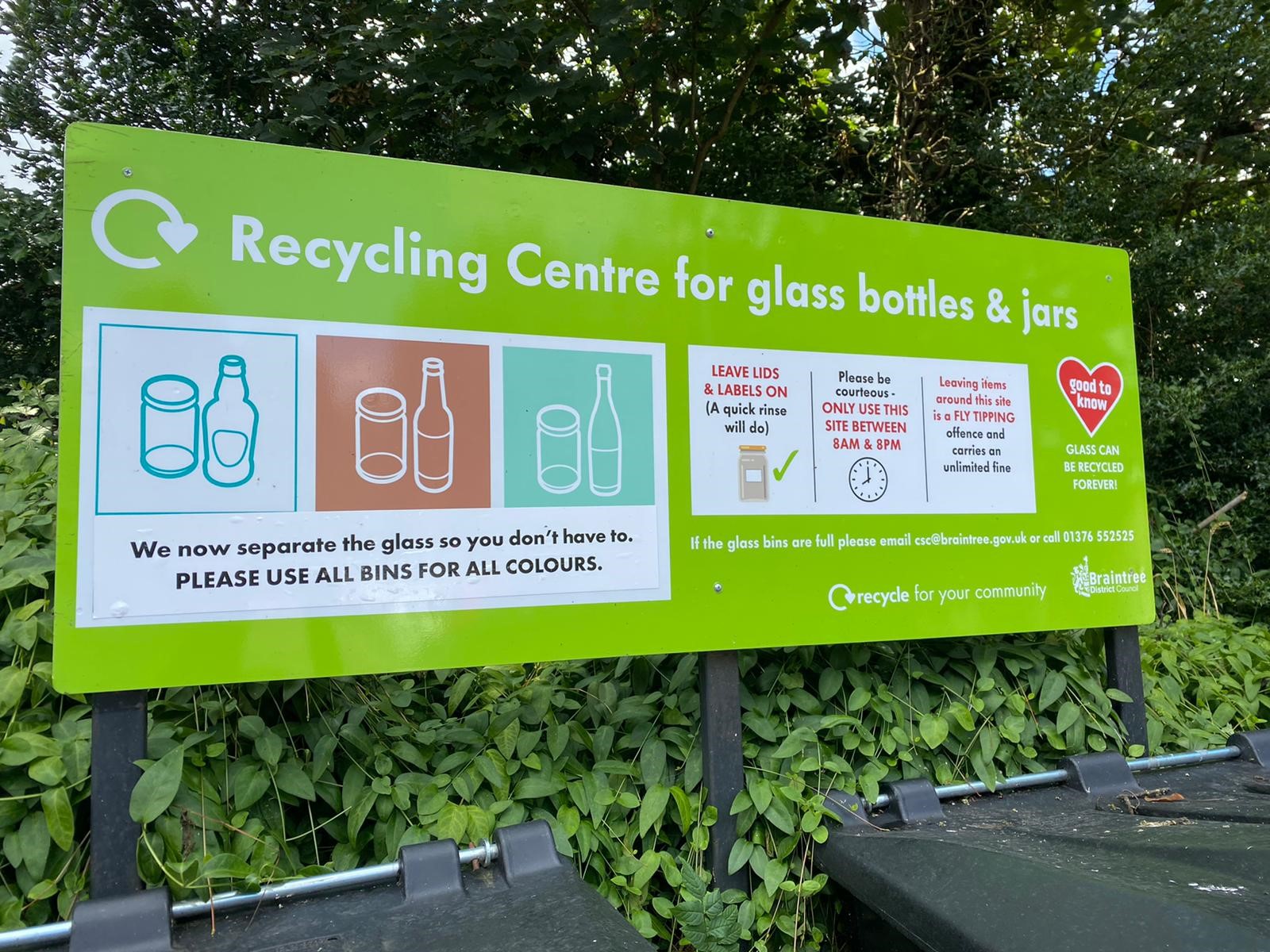 Glass bottles and jars recycling