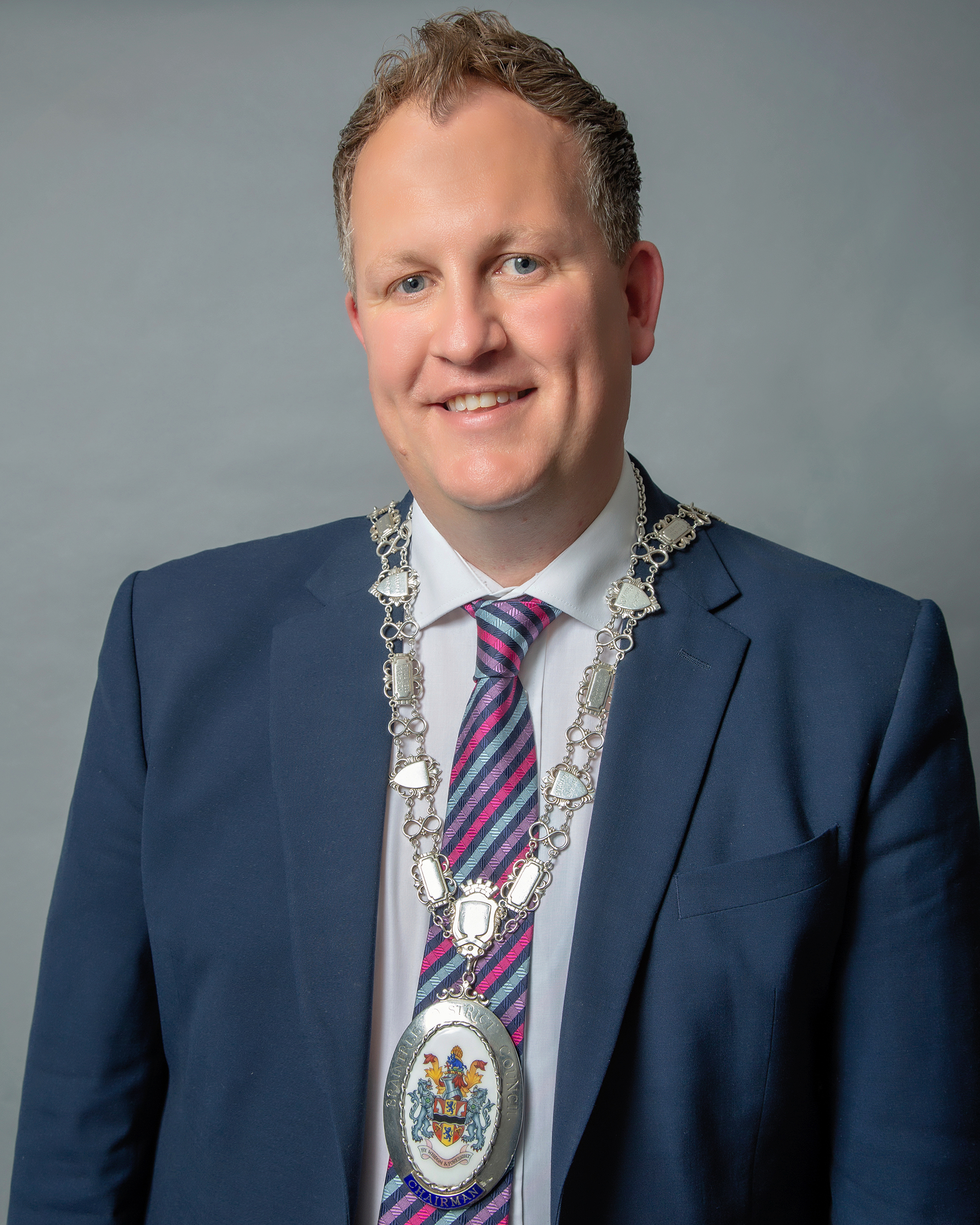 Photo portrait of Chairman Cllr Justin Wrench