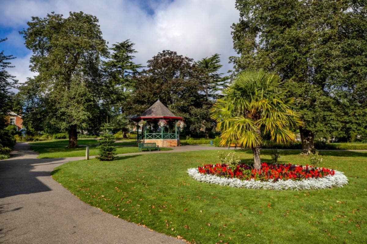 Halstead Public Gardens
