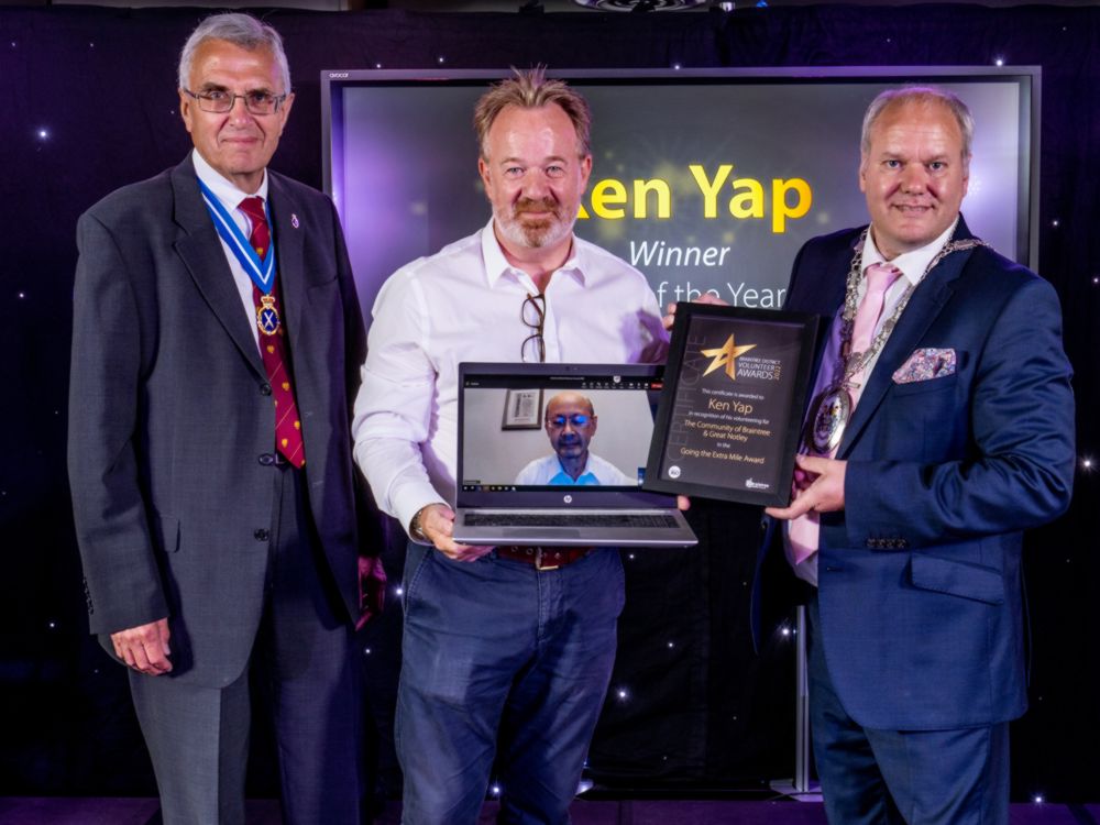 Ken Yap accepting the Volunteer of the Year award