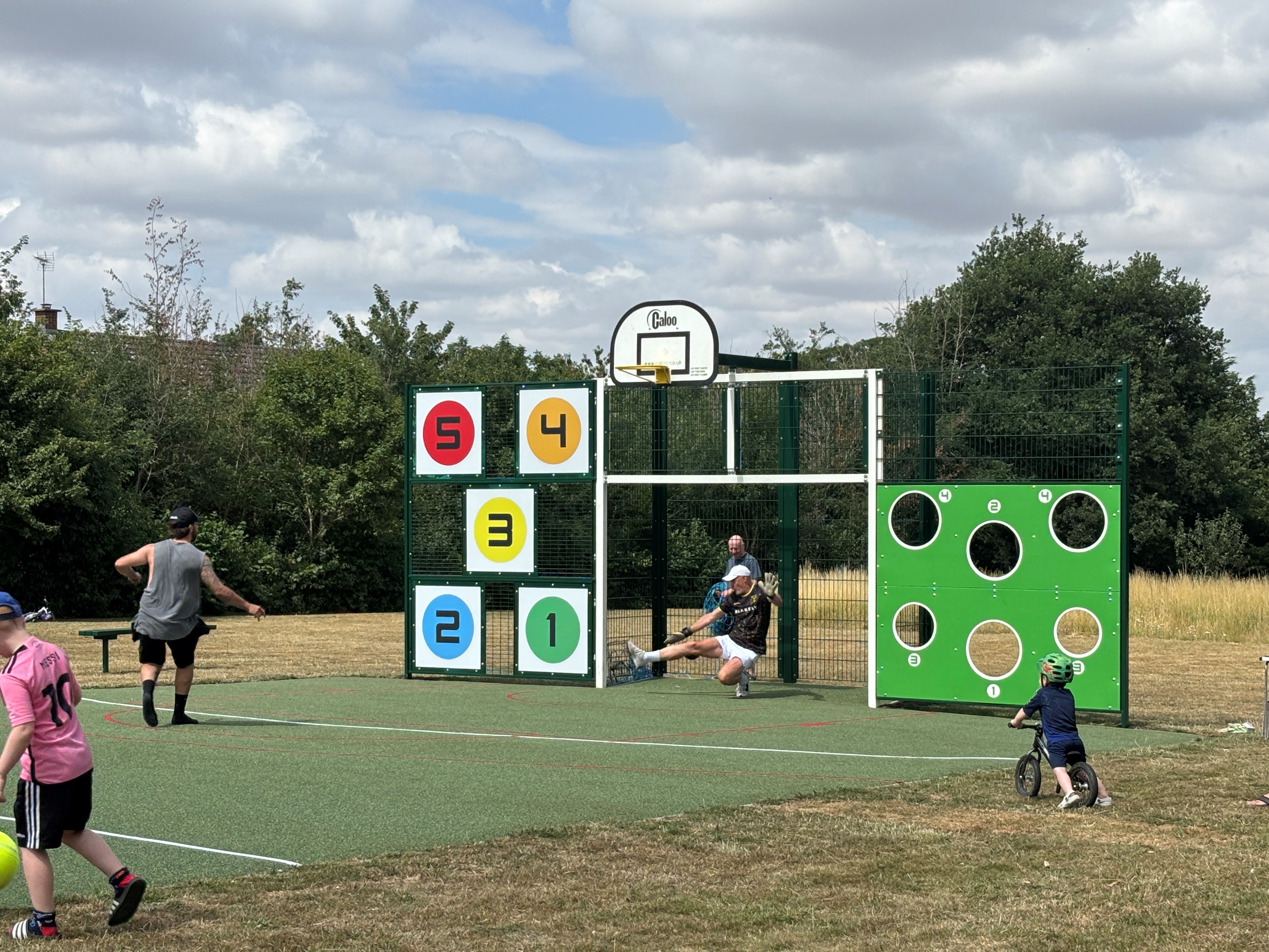 Steeple bumpstead multi use games area - Image